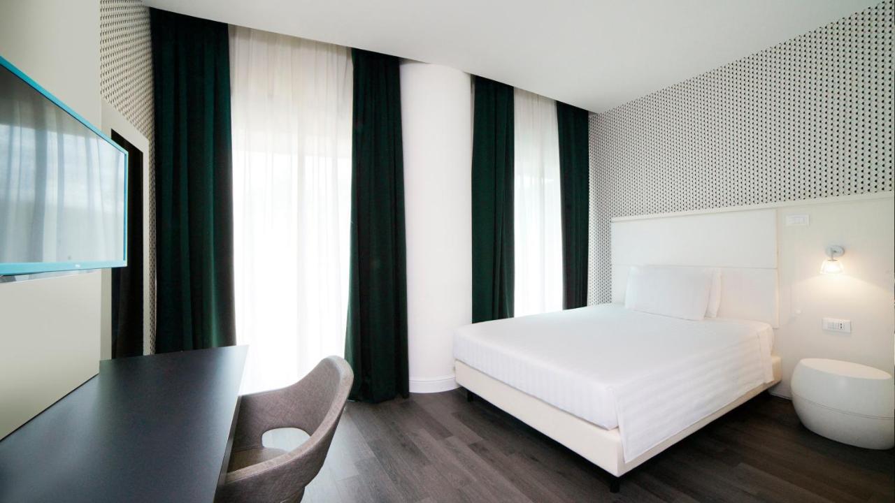 Holiday Inn Nola - Naples Vulcano Buono By Ihg Exterior photo