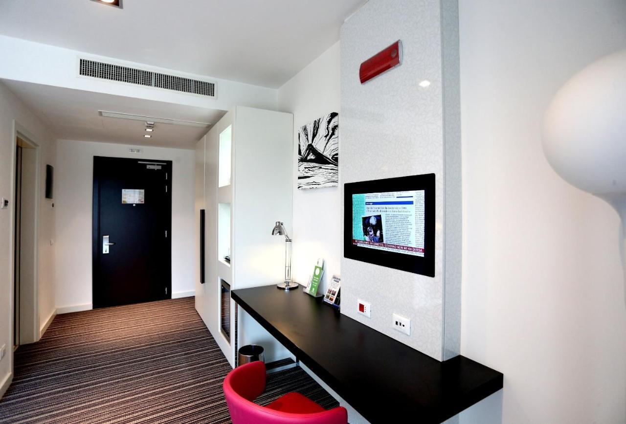 Holiday Inn Nola - Naples Vulcano Buono By Ihg Exterior photo